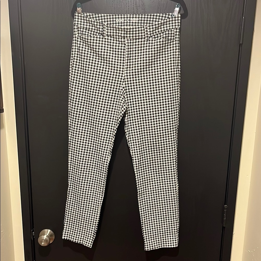 Chic Old Navy Pixie Skinny Black and White Checkered Ankle Pants